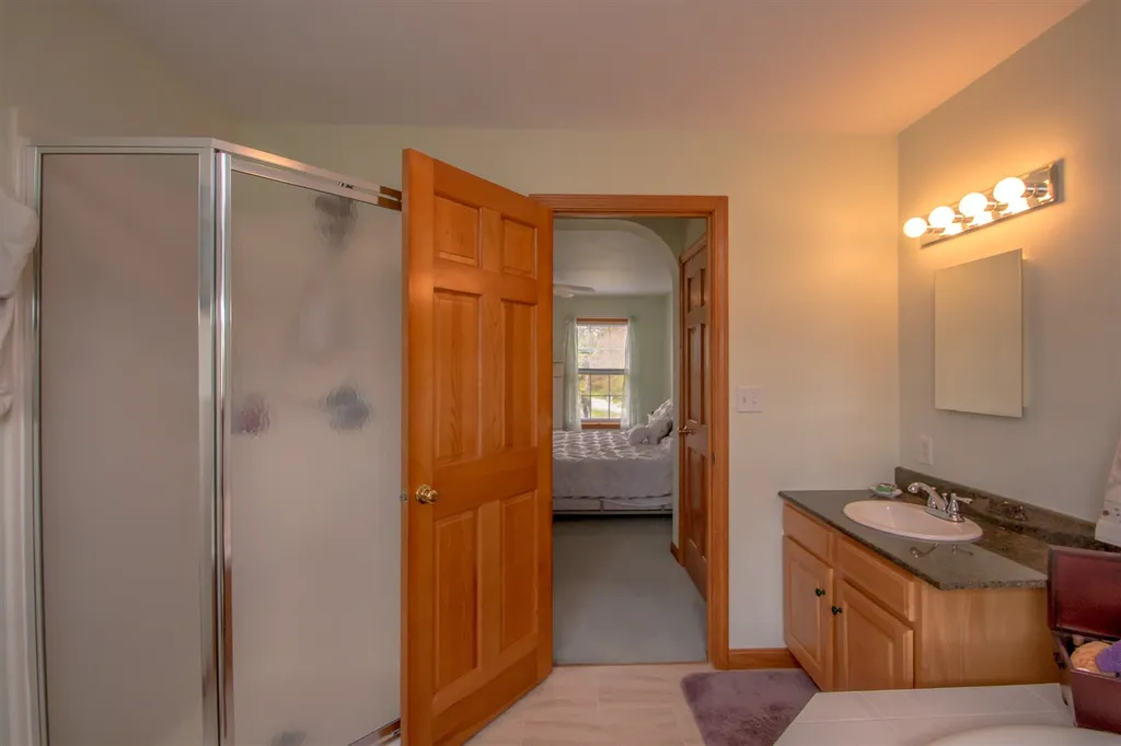 64 Scribner Road Fremont NH 03044