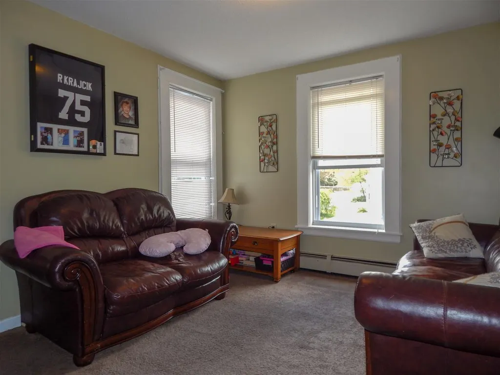 41 South Avenue Derry NH 03038