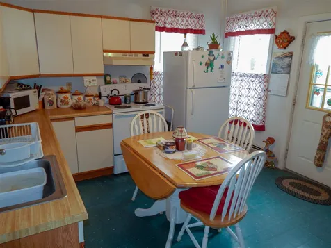 41 South Avenue Derry NH 03038