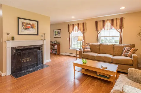 14b Apple Tree Drive Goffstown NH 03045