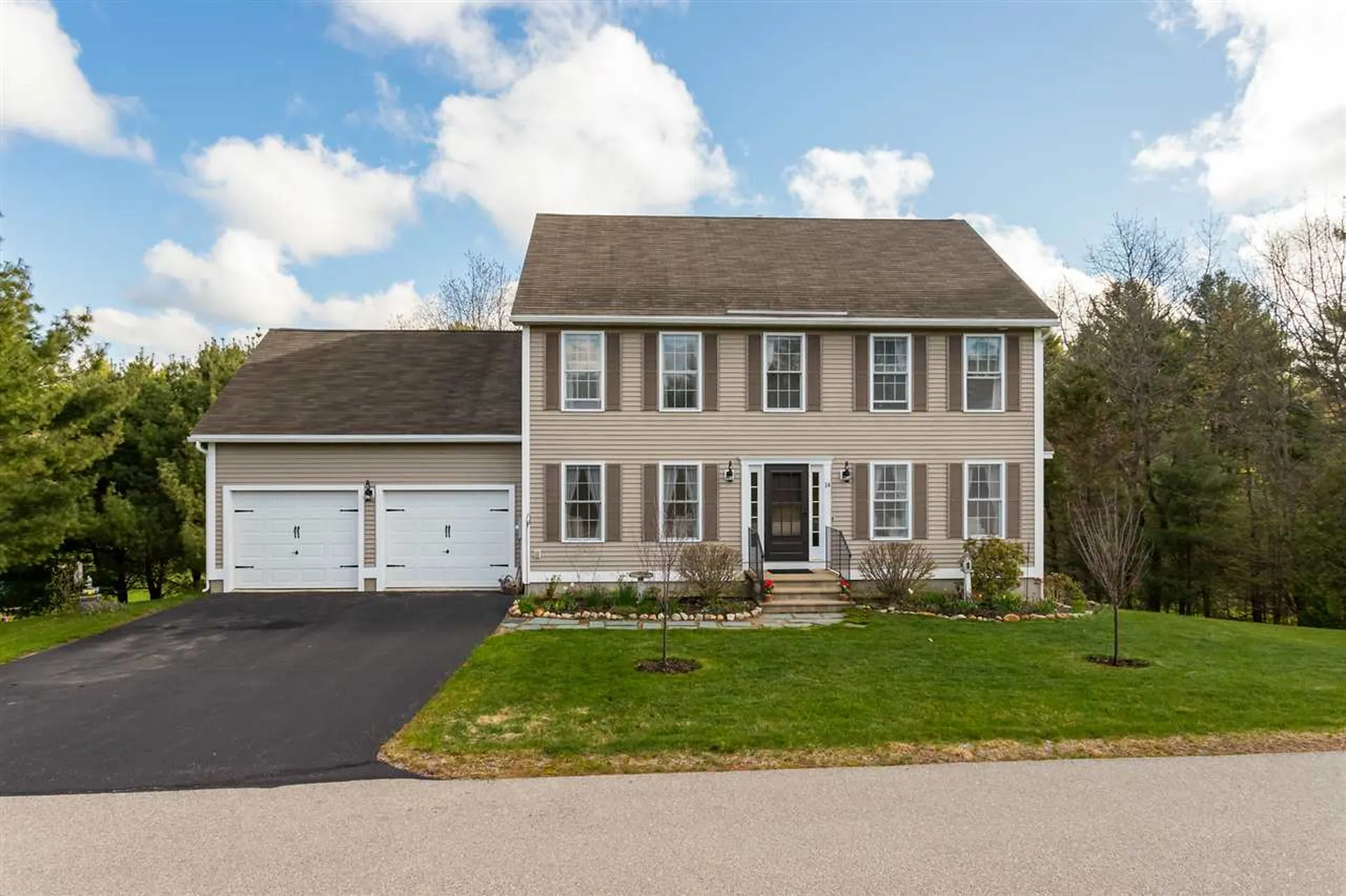 14 Cameron Way Somersworth NH 03878