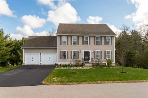14 Cameron Way Somersworth NH 03878