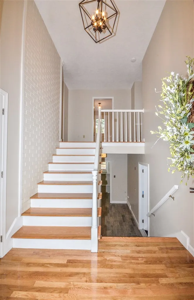 19 Birchwood Circle Bedford NH 03110