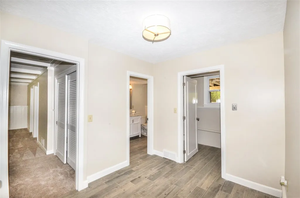 19 Birchwood Circle Bedford NH 03110