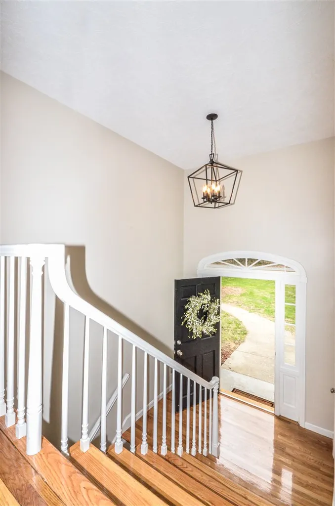 19 Birchwood Circle Bedford NH 03110