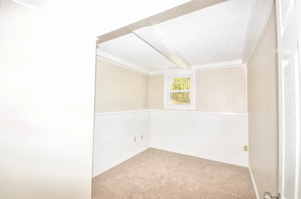 19 Birchwood Circle Bedford NH 03110