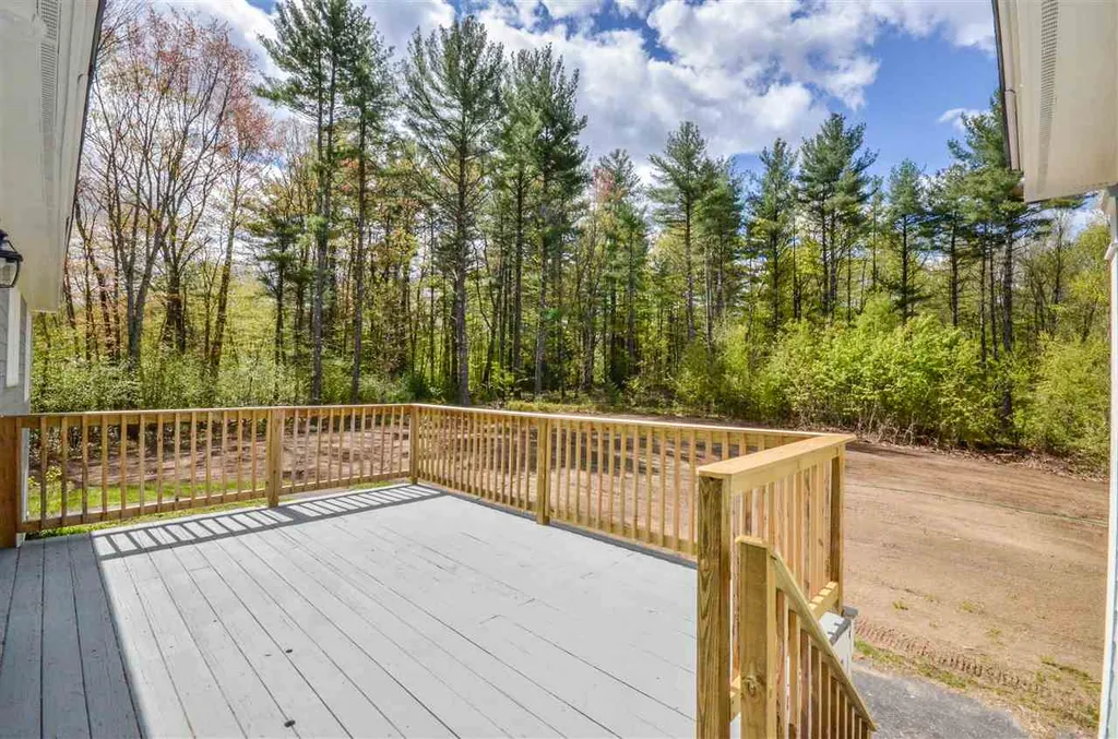 19 Birchwood Circle Bedford NH 03110