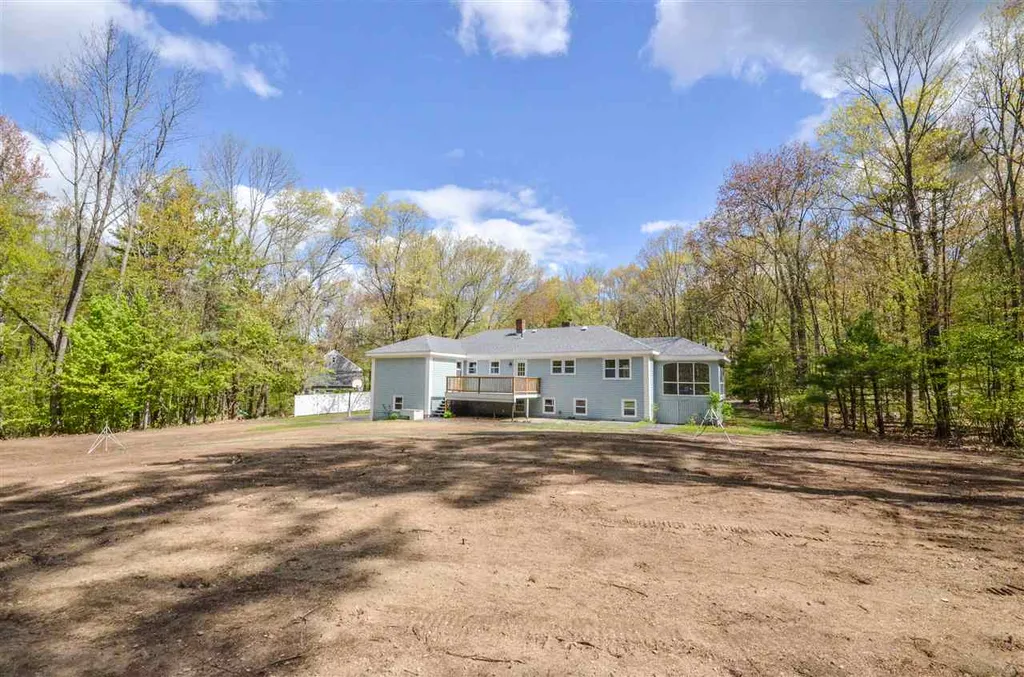 19 Birchwood Circle Bedford NH 03110