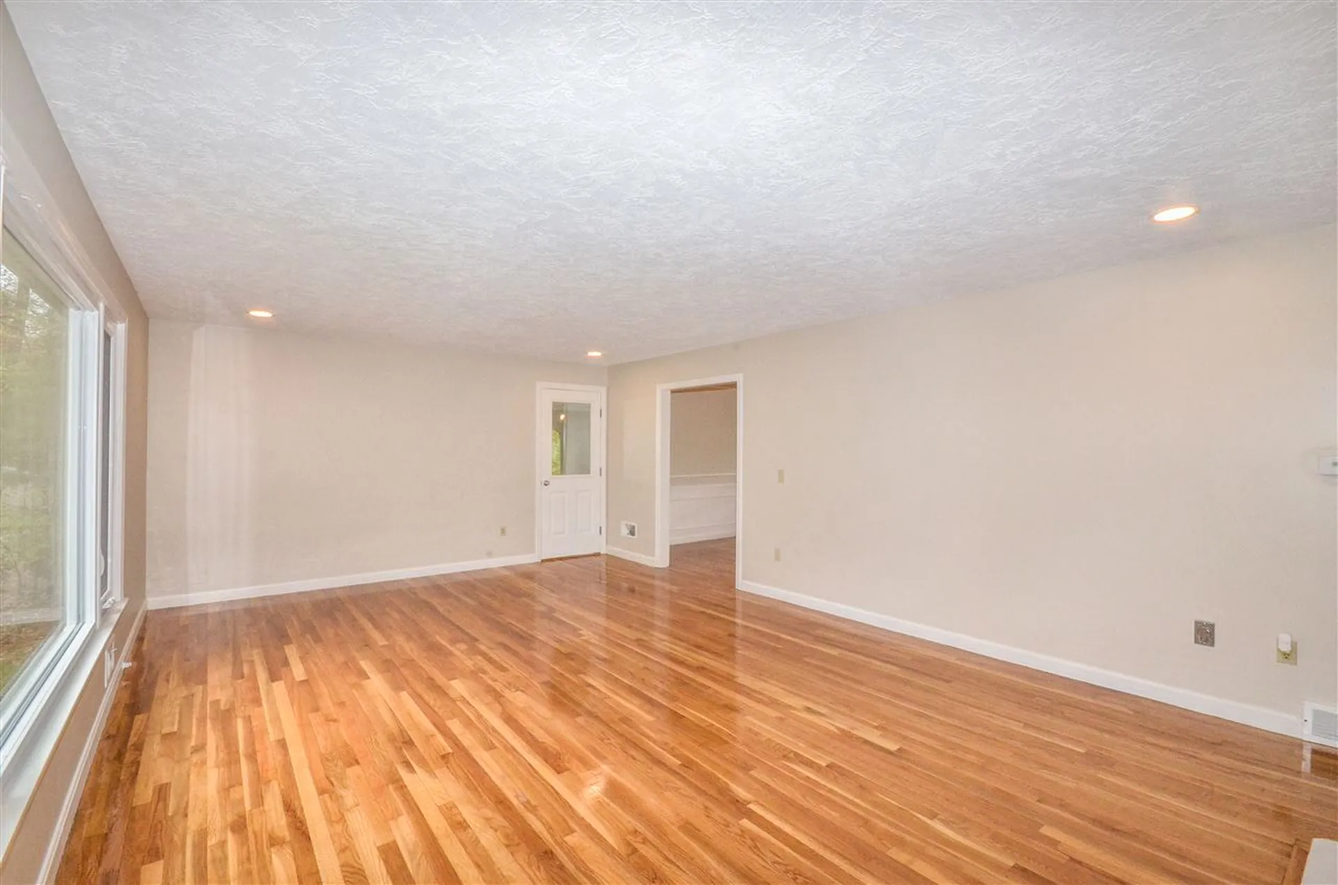 19 Birchwood Circle Bedford NH 03110