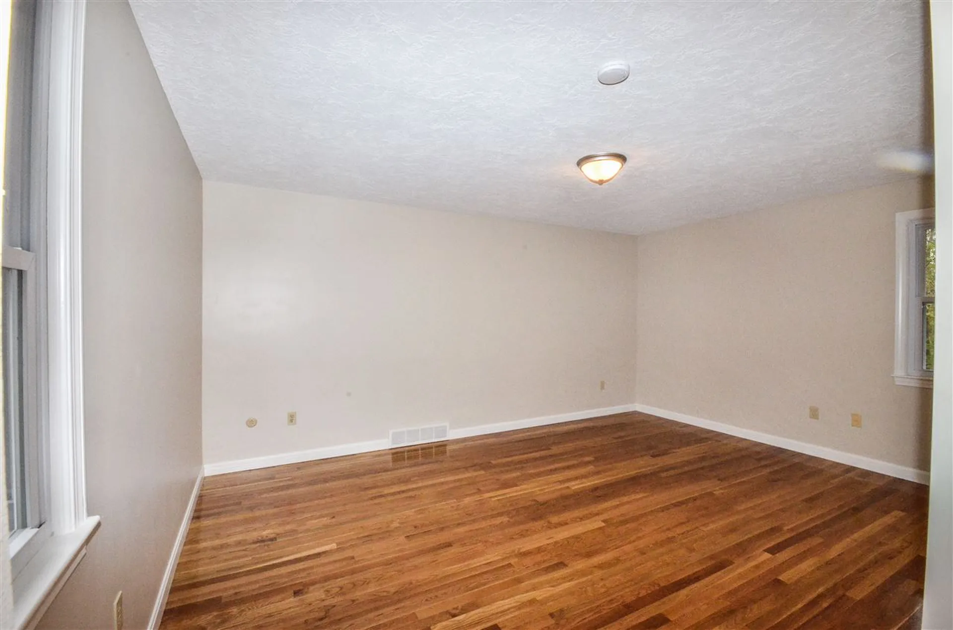 19 Birchwood Circle Bedford NH 03110