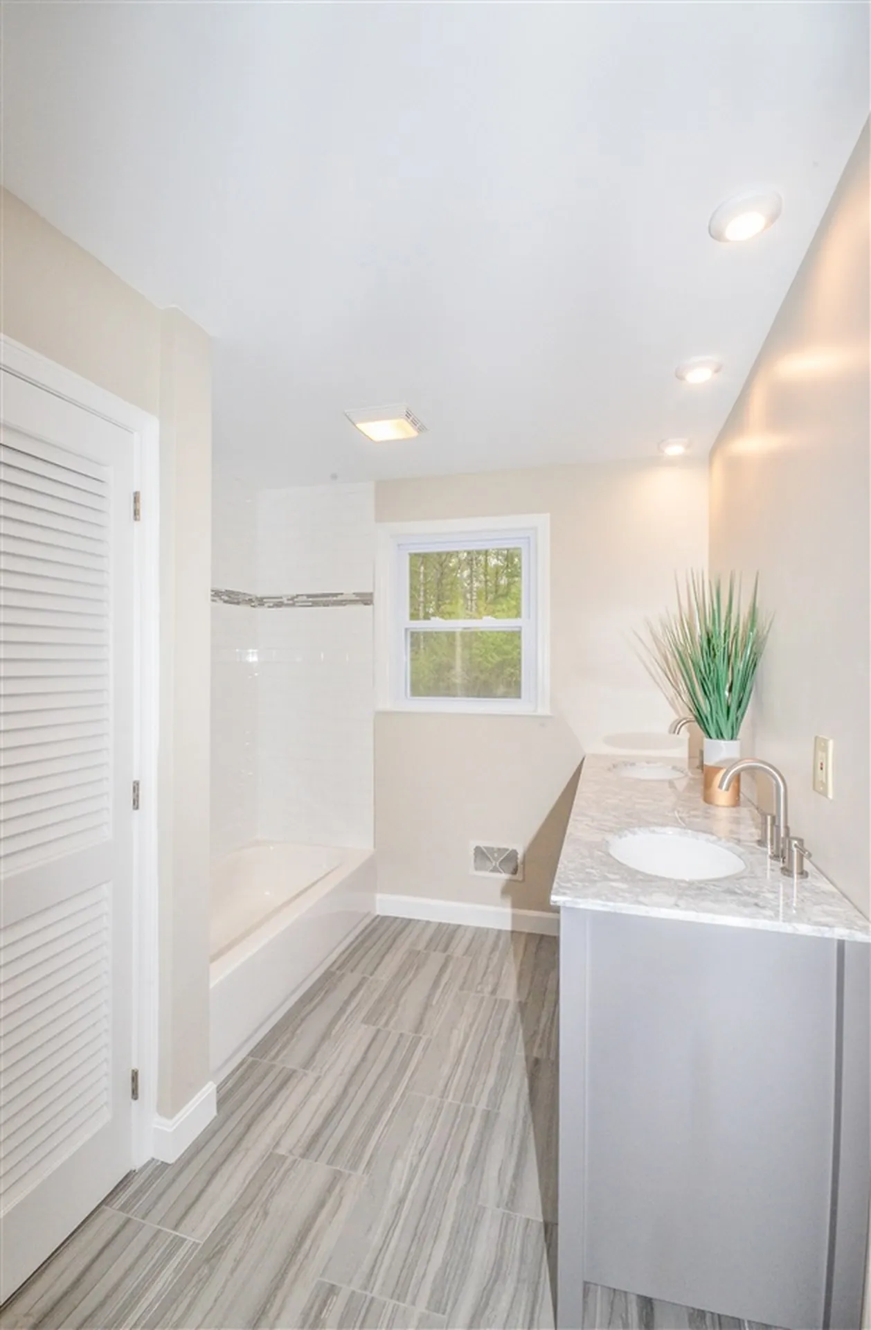 19 Birchwood Circle Bedford NH 03110