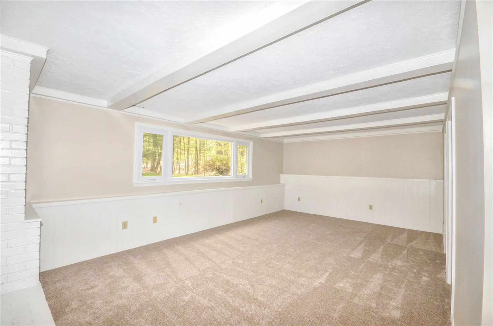 19 Birchwood Circle Bedford NH 03110