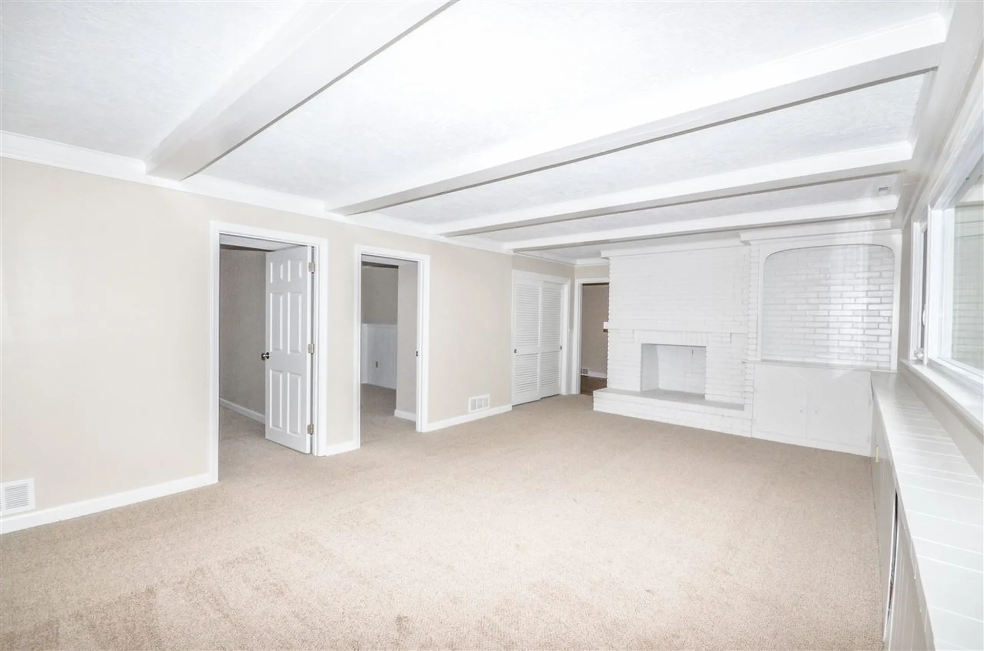 19 Birchwood Circle Bedford NH 03110