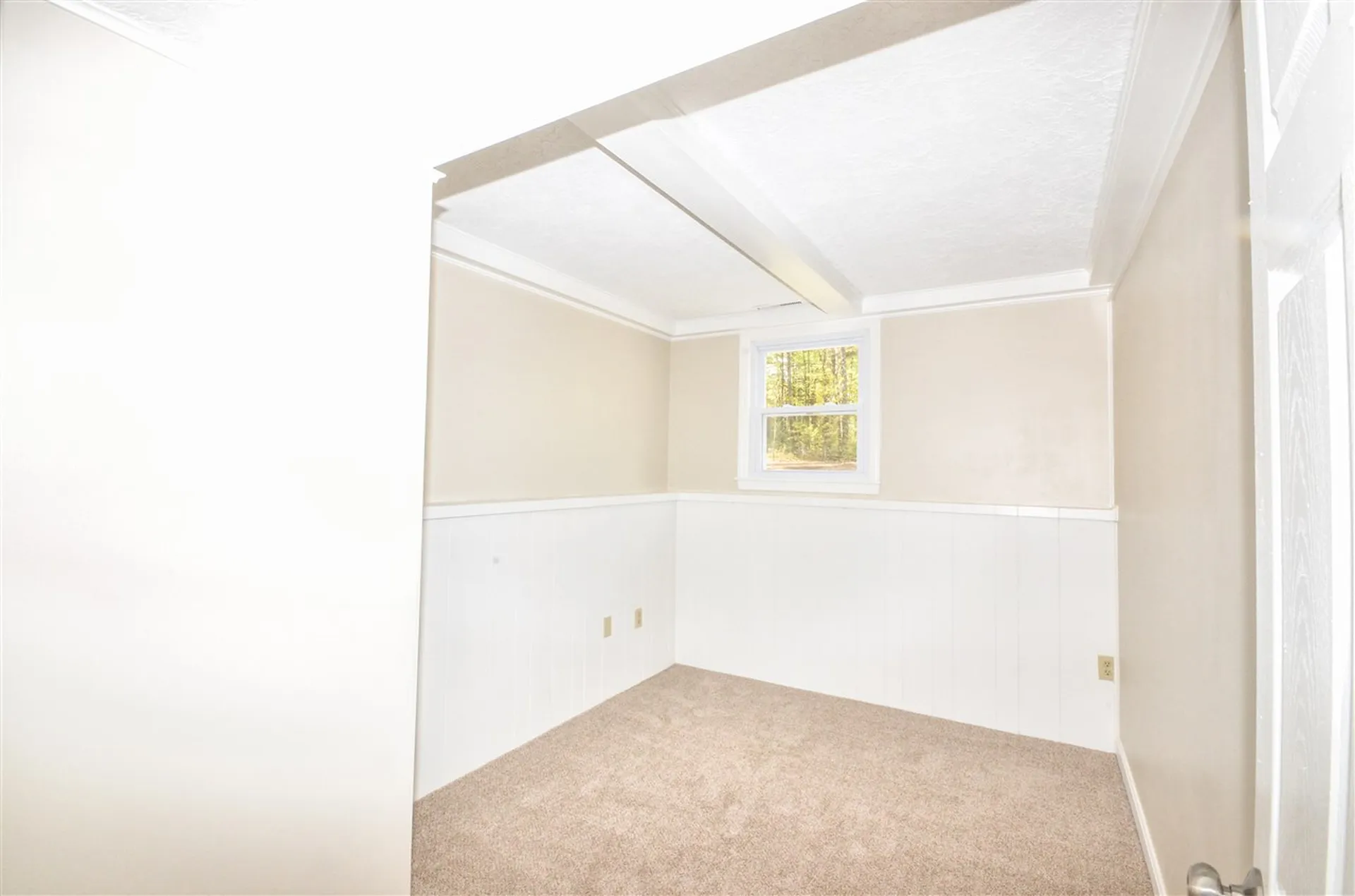 19 Birchwood Circle Bedford NH 03110