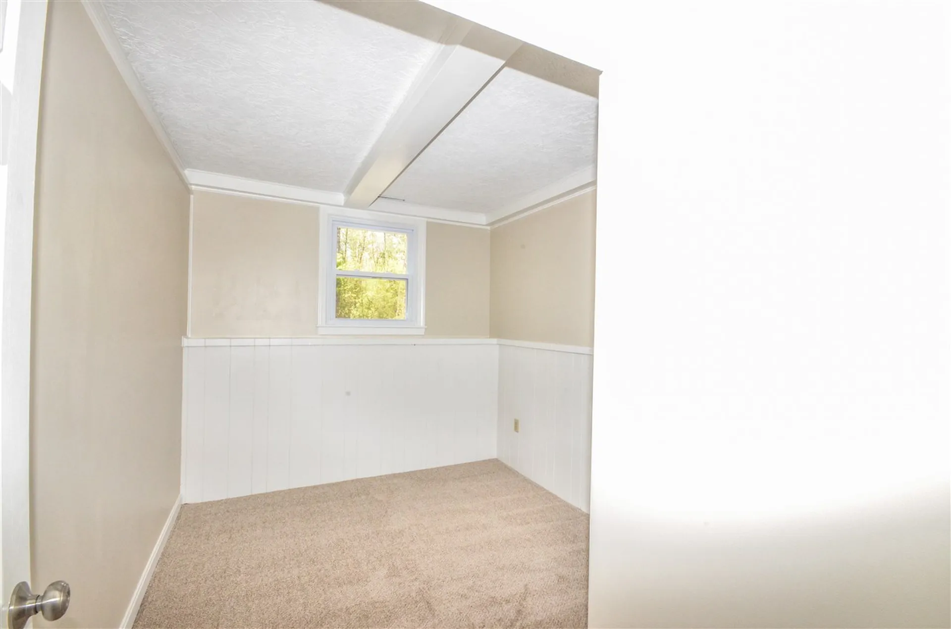 19 Birchwood Circle Bedford NH 03110