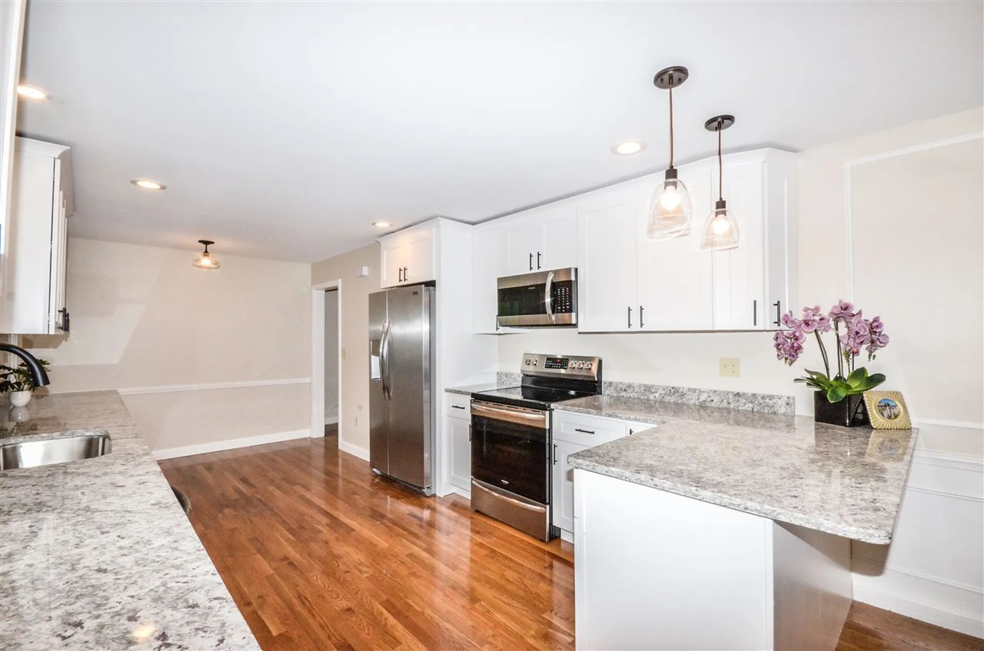 19 Birchwood Circle Bedford NH 03110