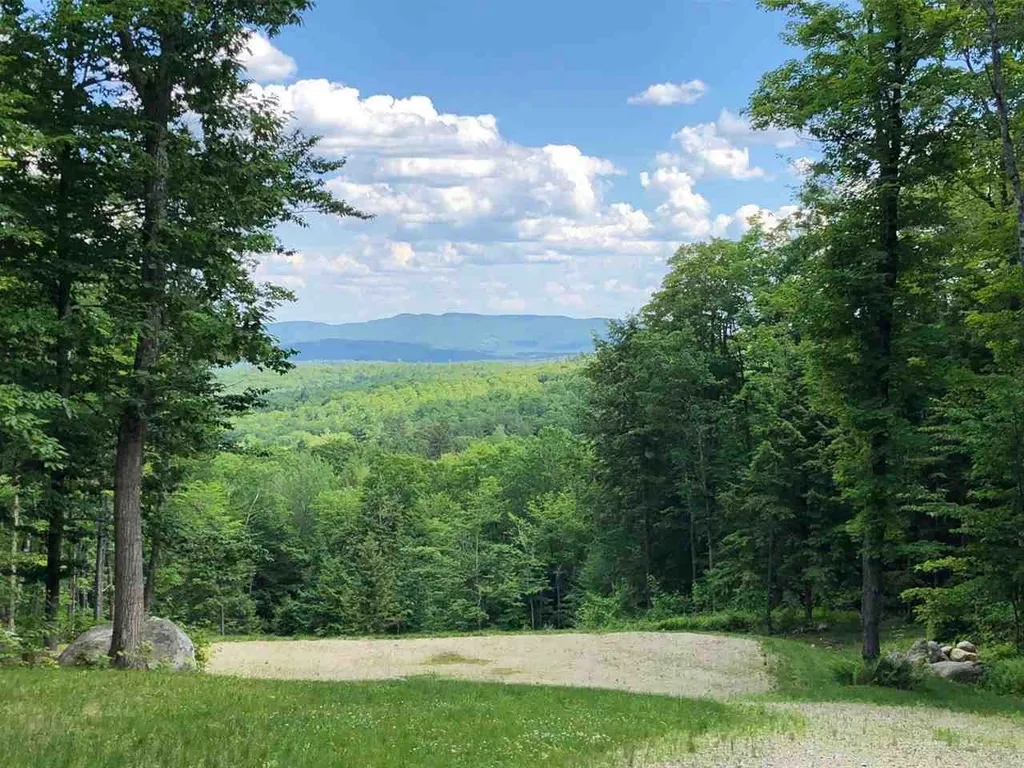 87 Old Post Road Newbury NH 03255