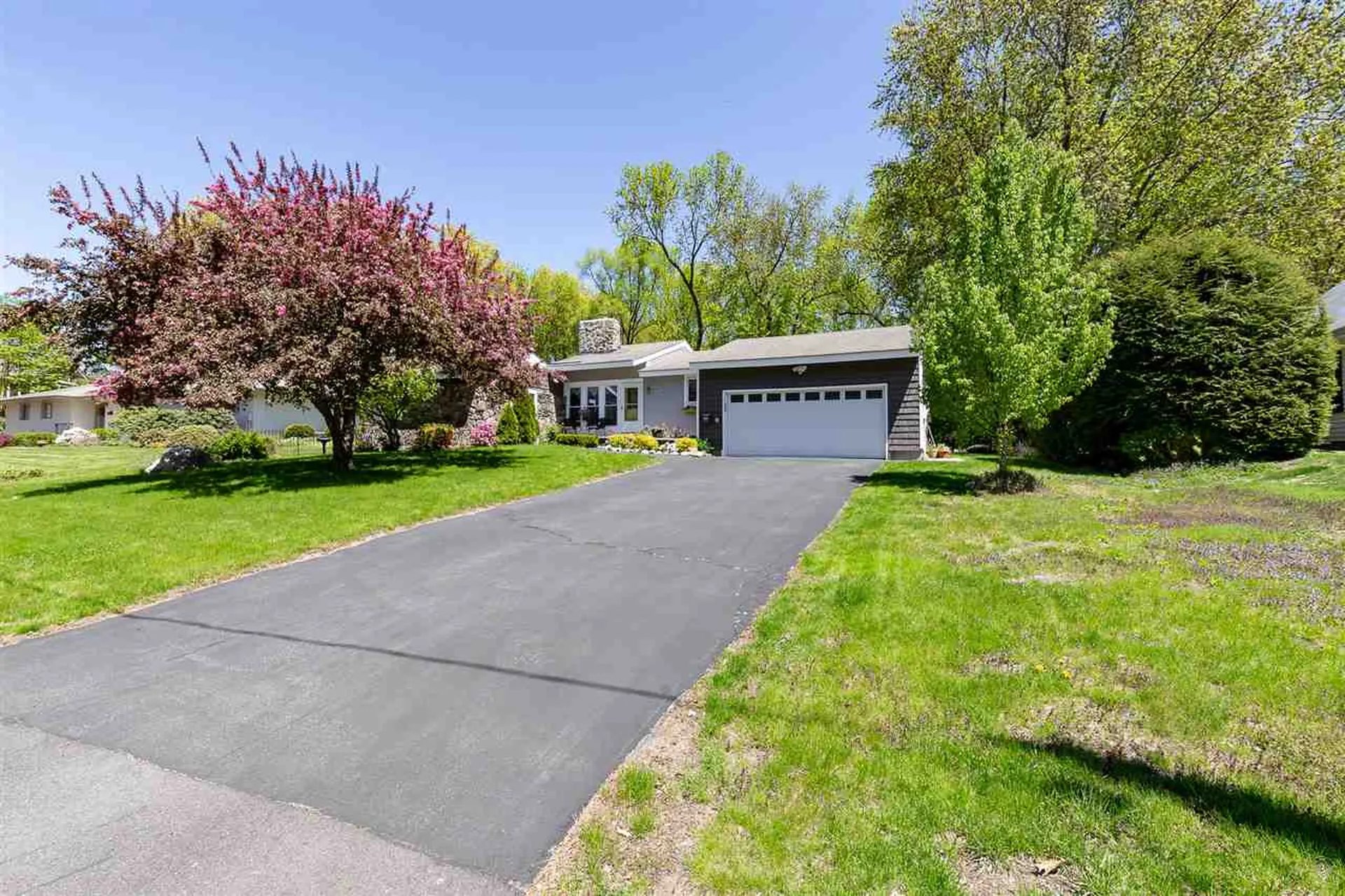 2585 Elm Street Manchester NH 03104
