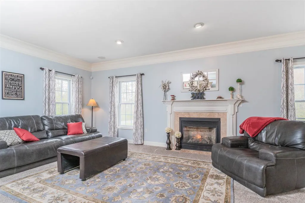 18 Shaker Lane Hampstead NH 03841