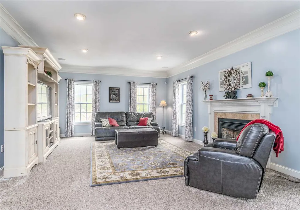 18 Shaker Lane Hampstead NH 03841