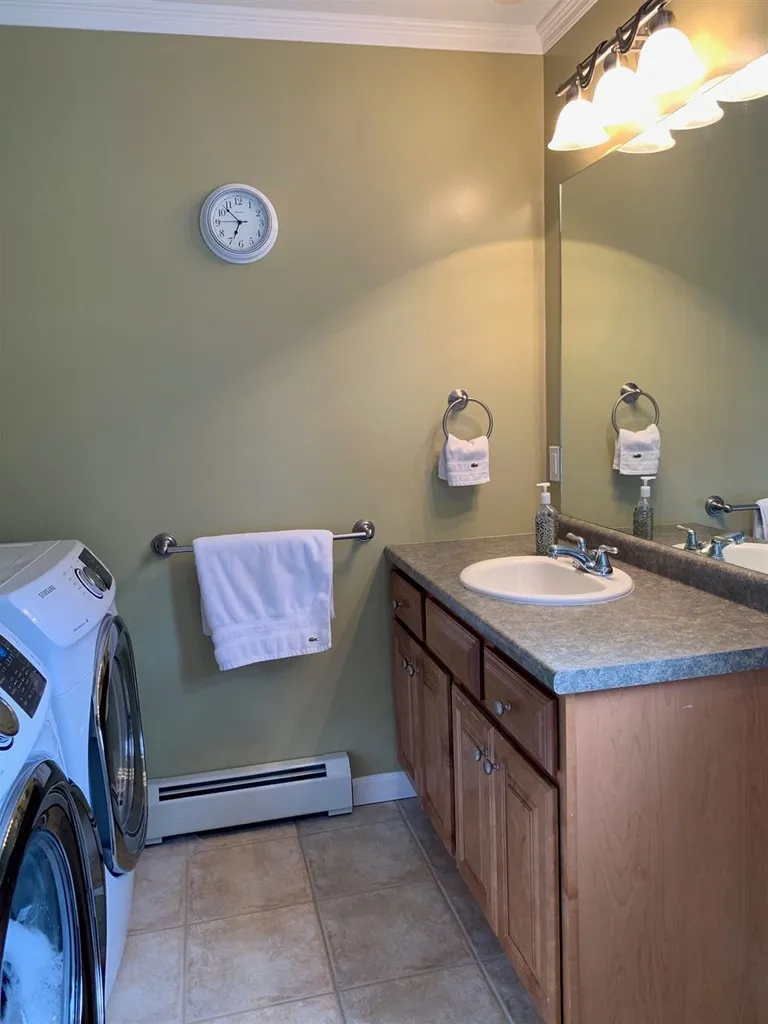 211 Oak Hill Road Barrington NH 03825