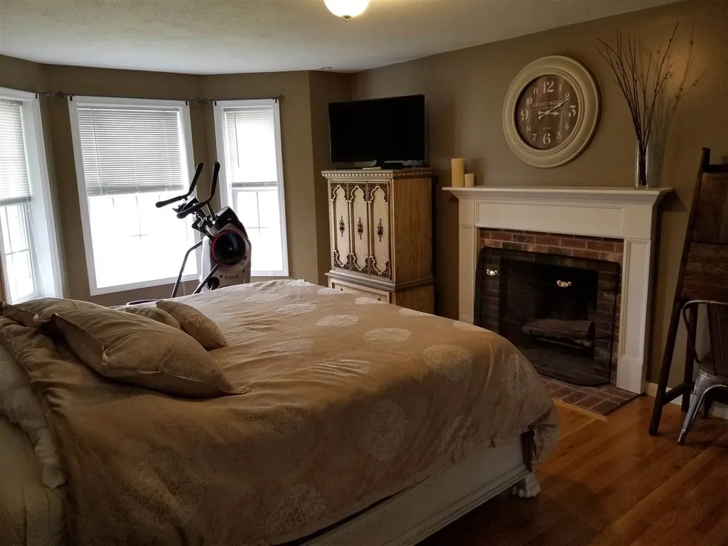 211 Oak Hill Road Barrington NH 03825