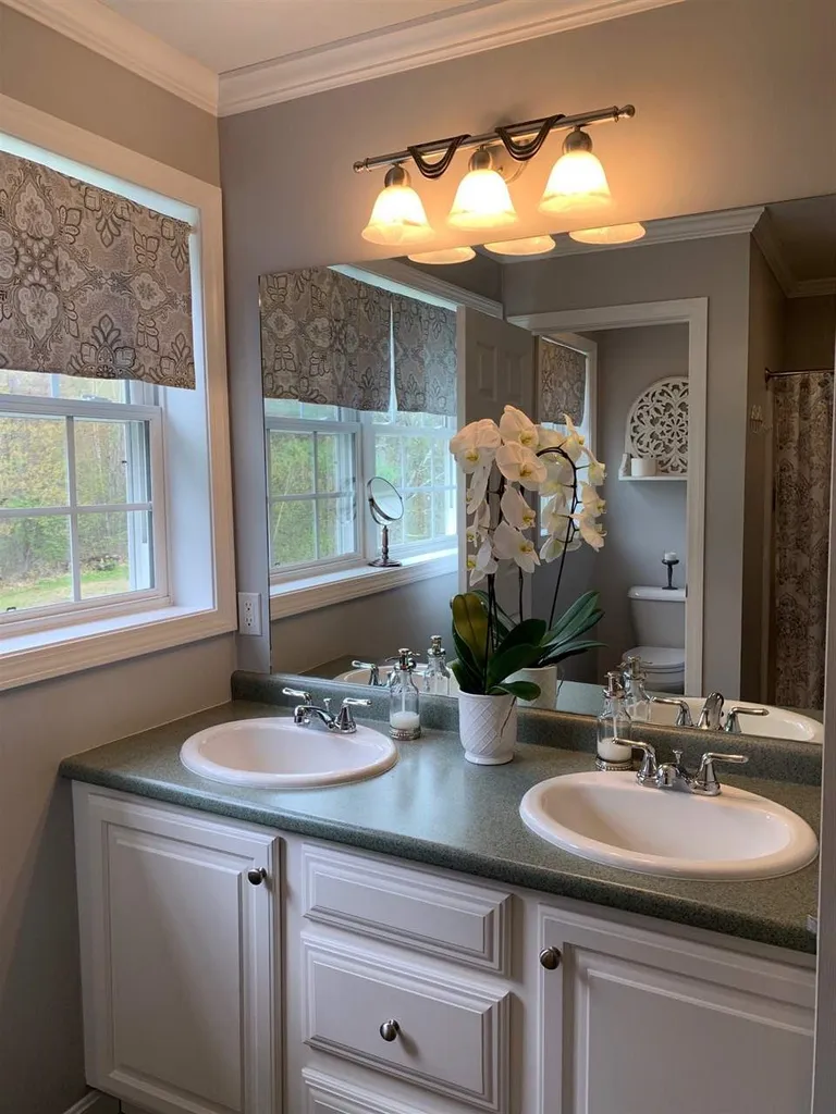 211 Oak Hill Road Barrington NH 03825