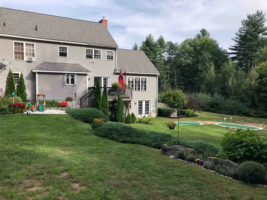 211 Oak Hill Road Barrington NH 03825
