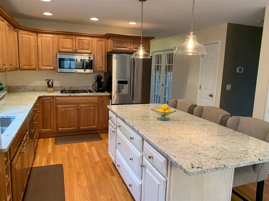 211 Oak Hill Road Barrington NH 03825