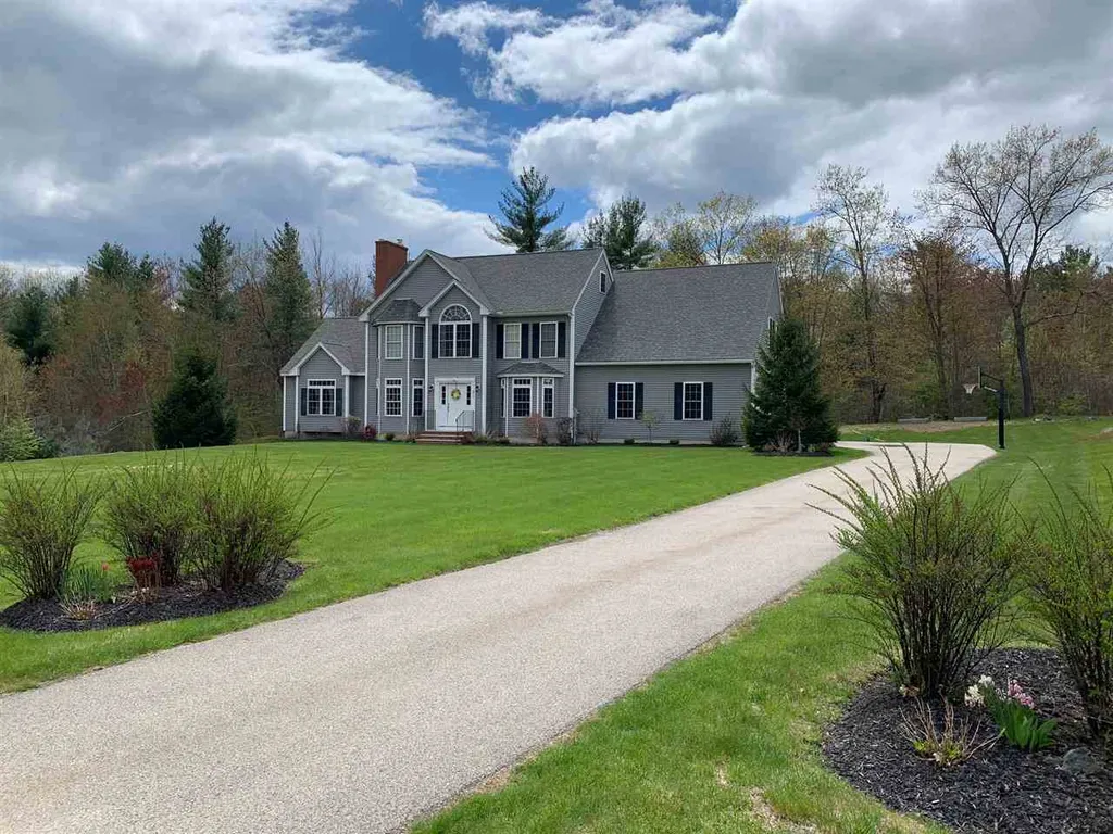 211 Oak Hill Road Barrington NH 03825