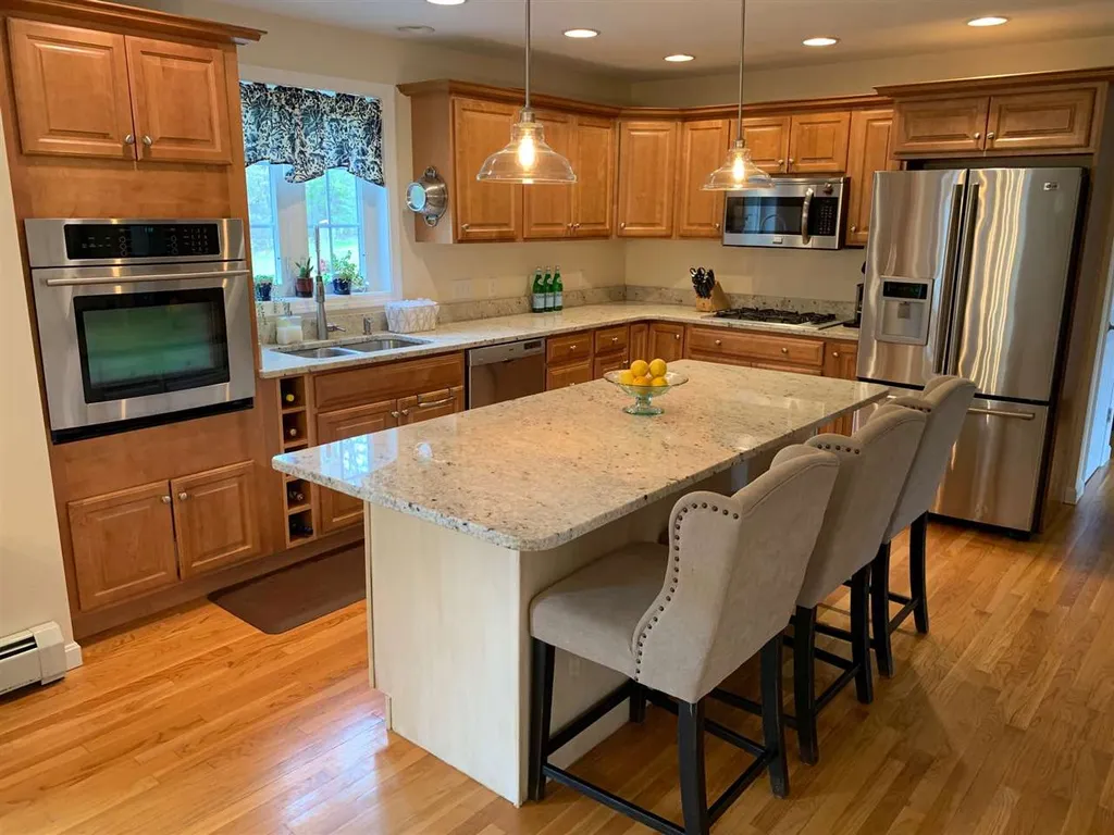 211 Oak Hill Road Barrington NH 03825
