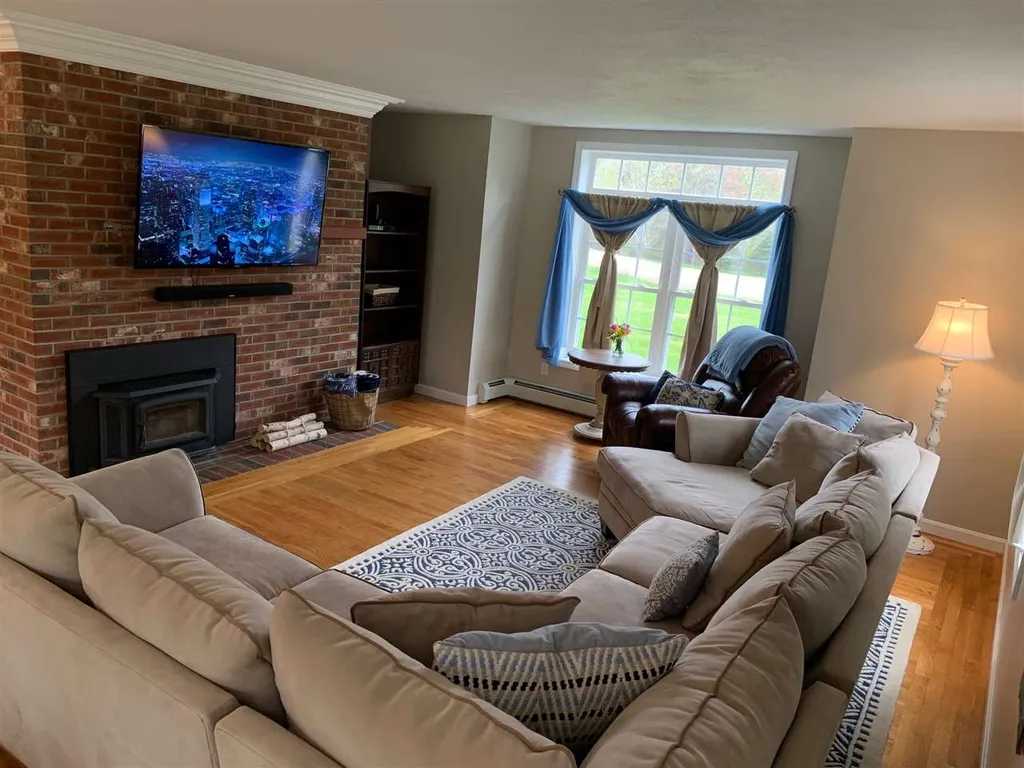 211 Oak Hill Road Barrington NH 03825