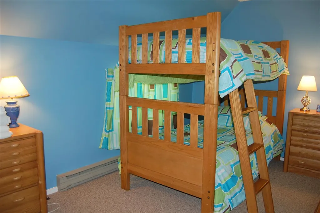 27 South Village Warren VT 05674