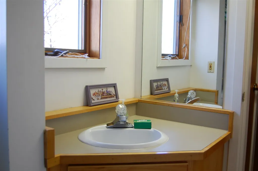 27 South Village Warren VT 05674