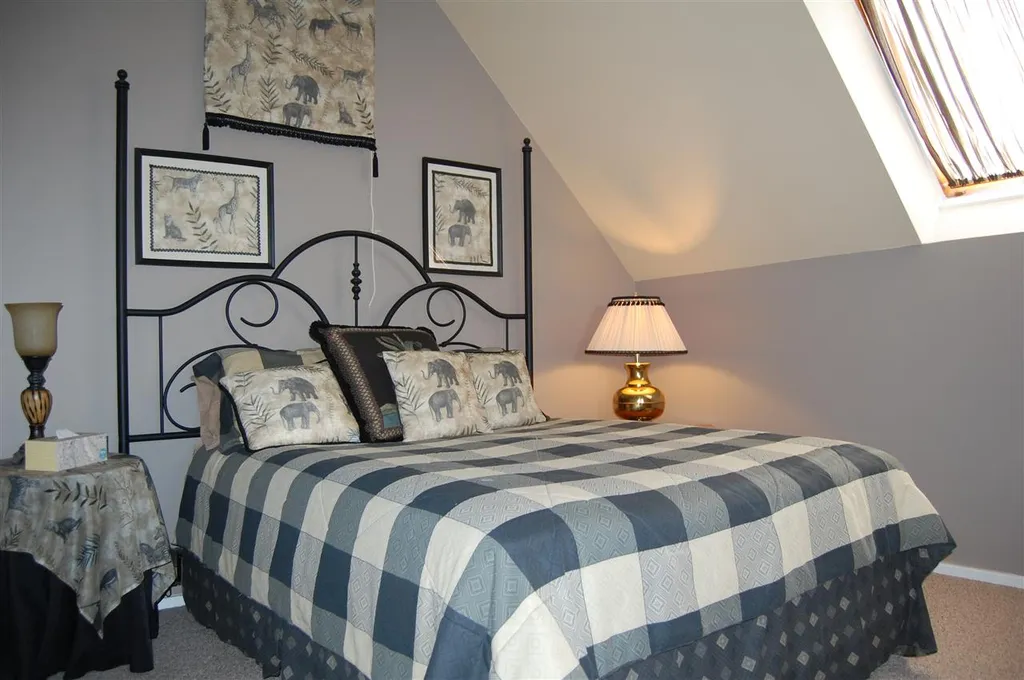27 South Village Warren VT 05674