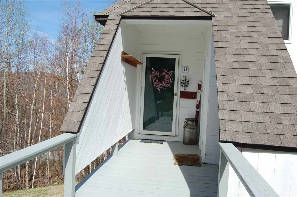 27 South Village Warren VT 05674