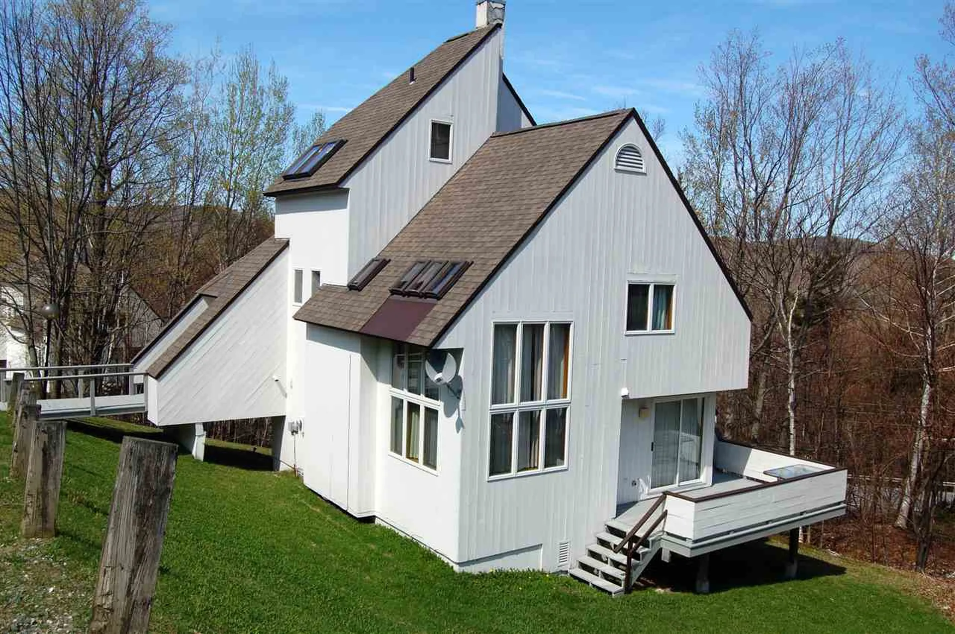 27 South Village Warren VT 05674