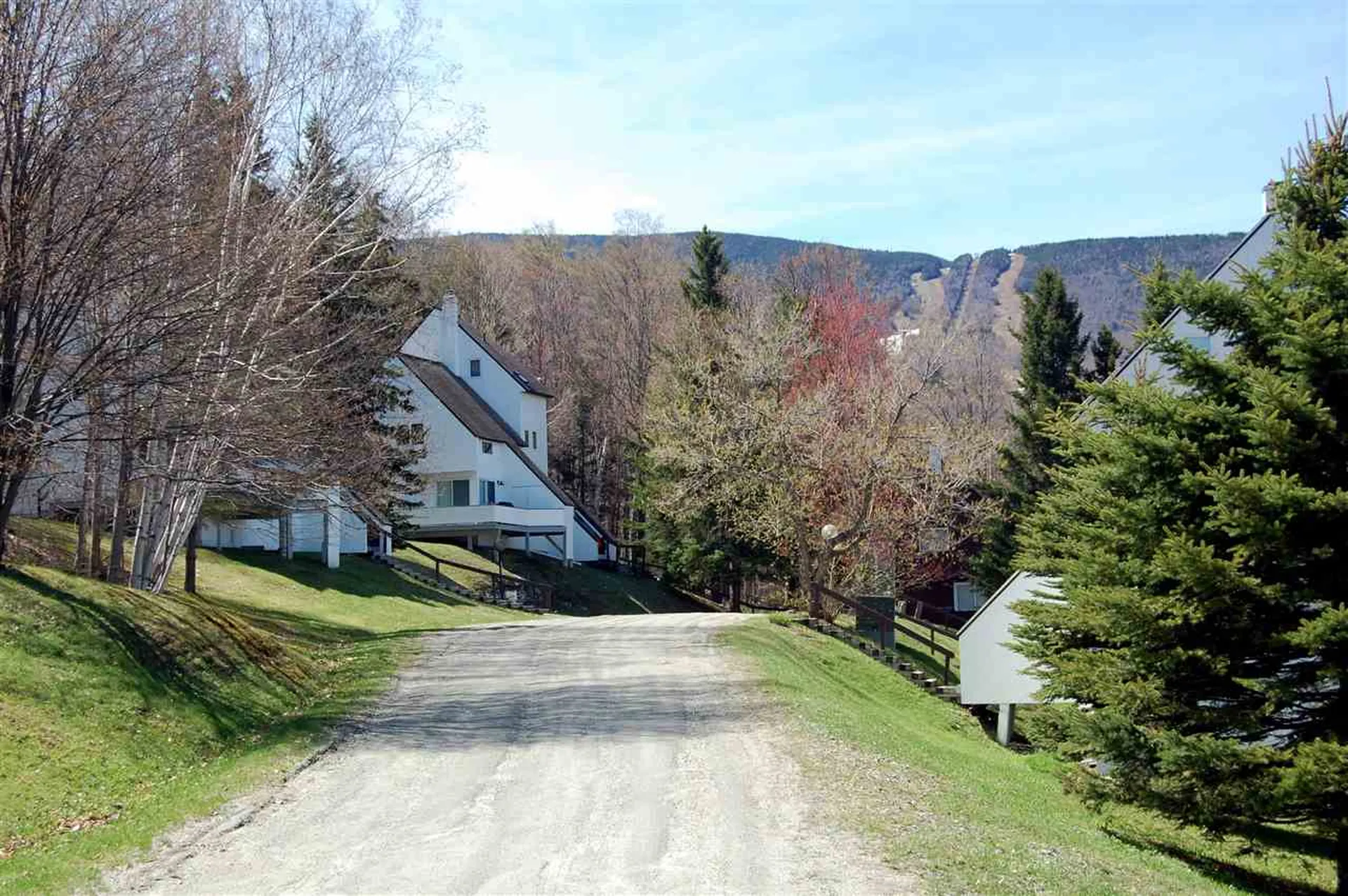 27 South Village Warren VT 05674