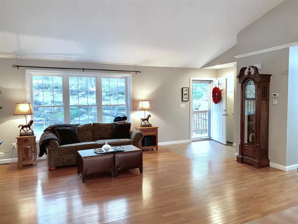 826 Kings Highway Stoddard NH 03464
