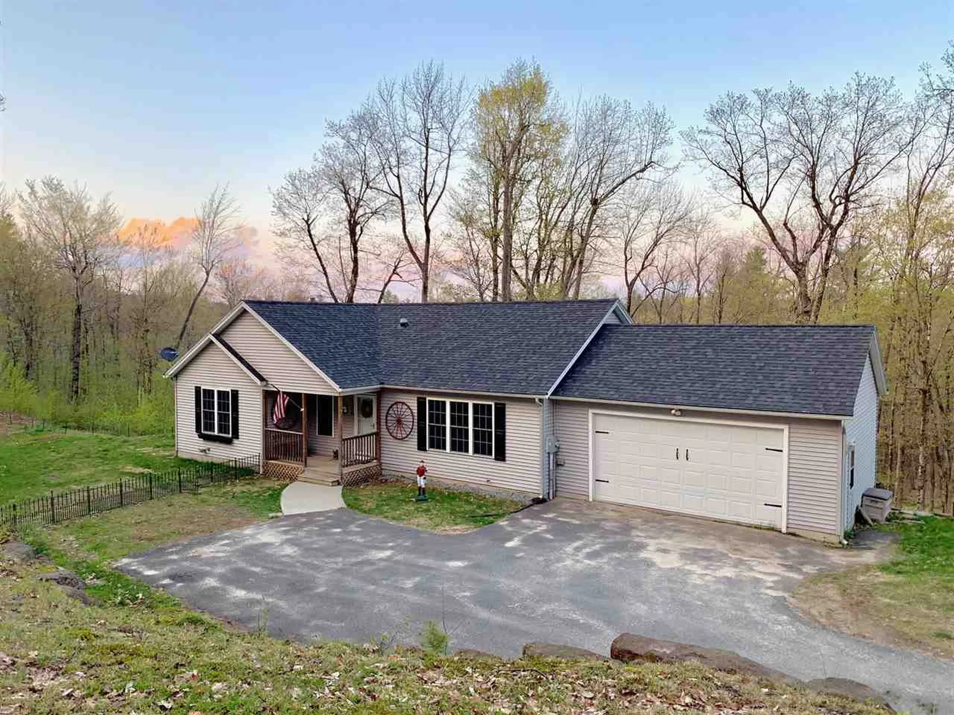 826 Kings Highway Stoddard NH 03464
