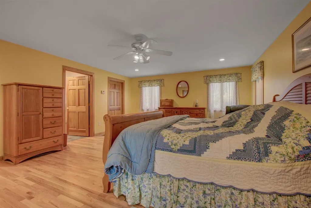 42 Nason Road Hampton Falls NH 03844
