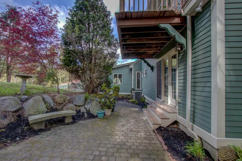 42 Nason Road Hampton Falls NH 03844
