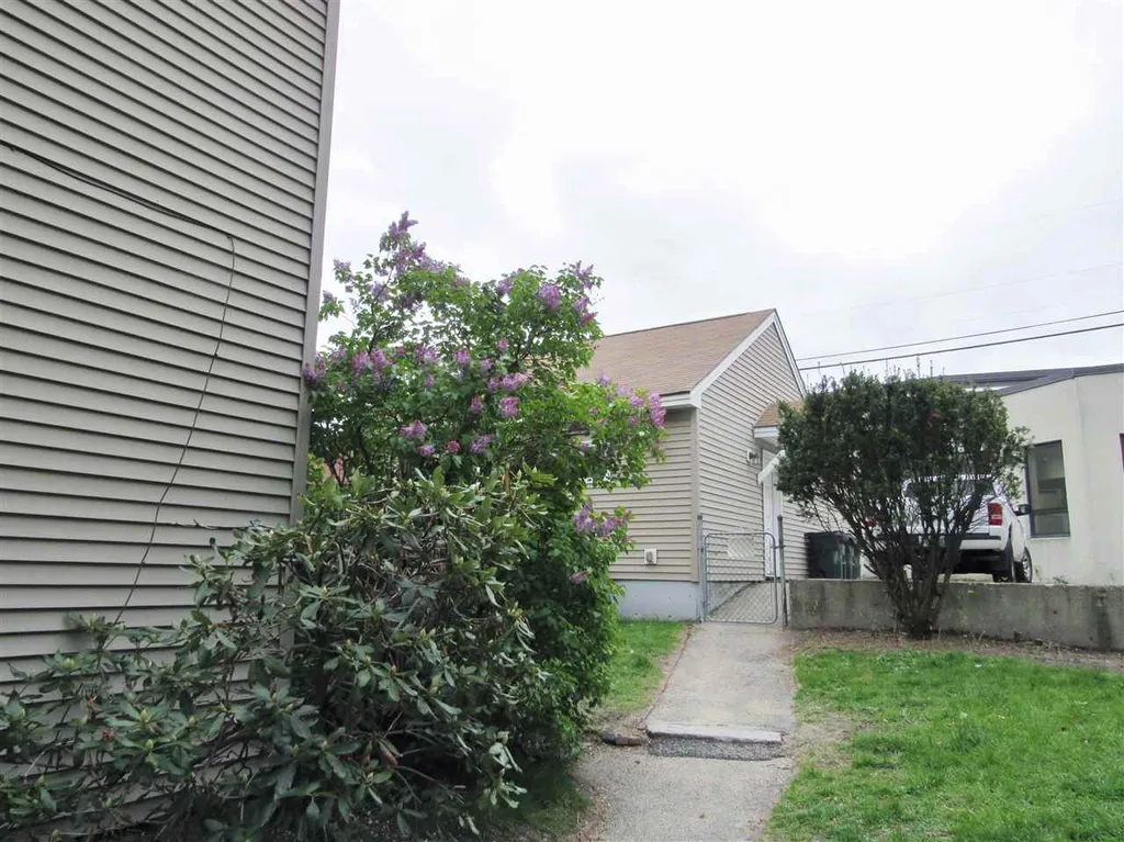 301 Amherst Street Manchester NH 03104