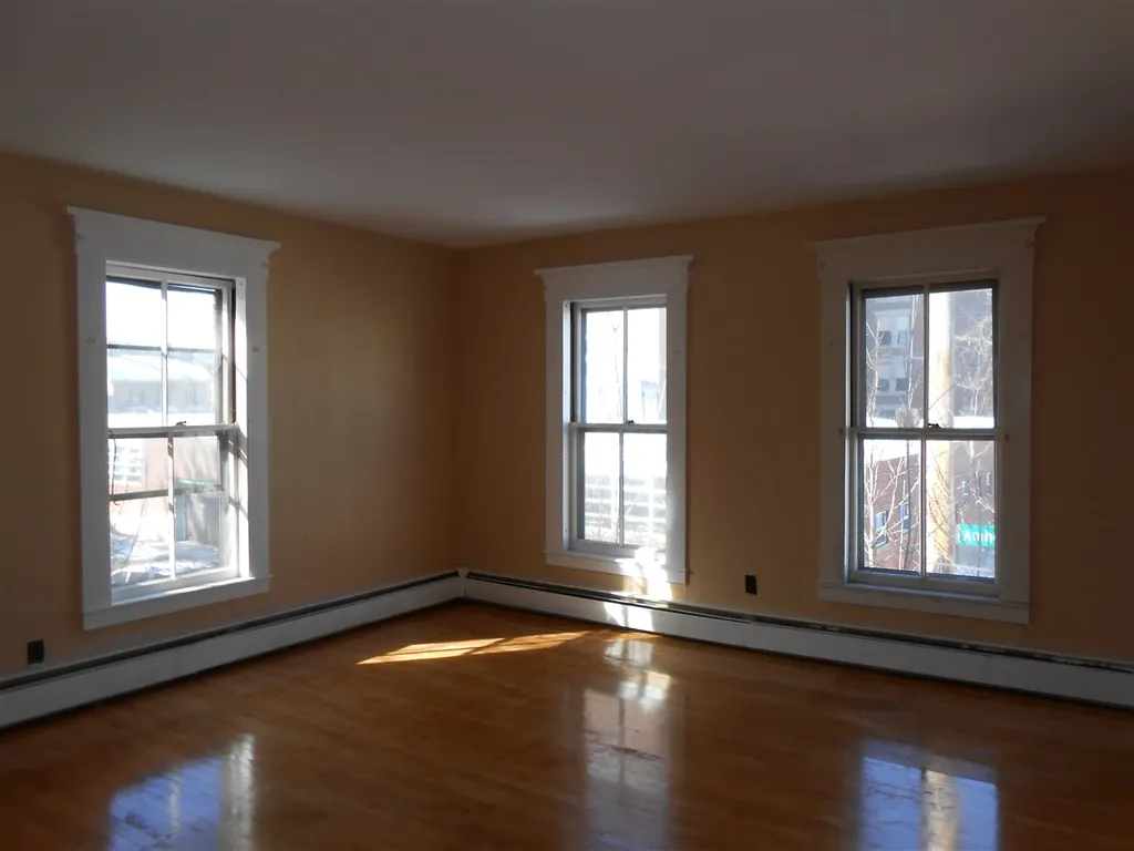 301 Amherst Street Manchester NH 03104