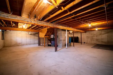 11 Forest Drive East Kingston NH 03827