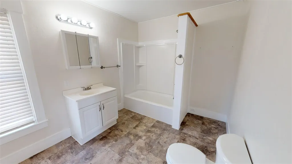 14 Crowley Street Farmington NH 03835
