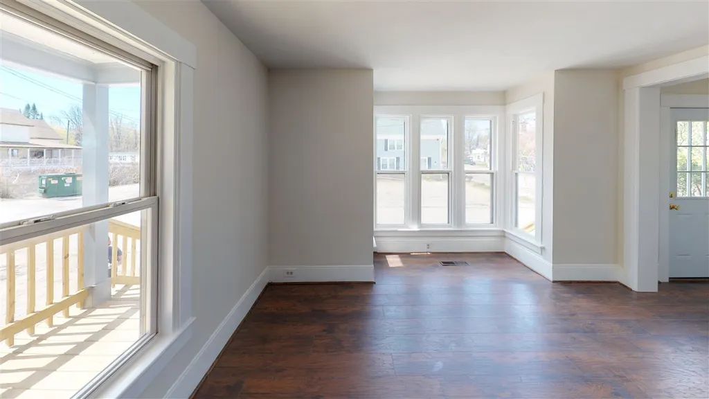 14 Crowley Street Farmington NH 03835