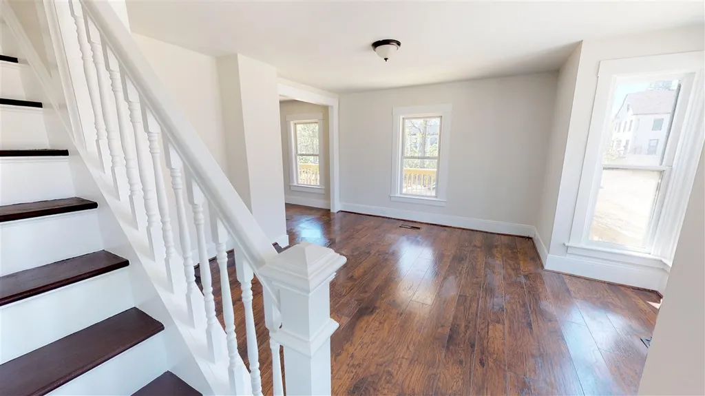 14 Crowley Street Farmington NH 03835