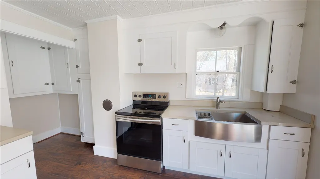 14 Crowley Street Farmington NH 03835