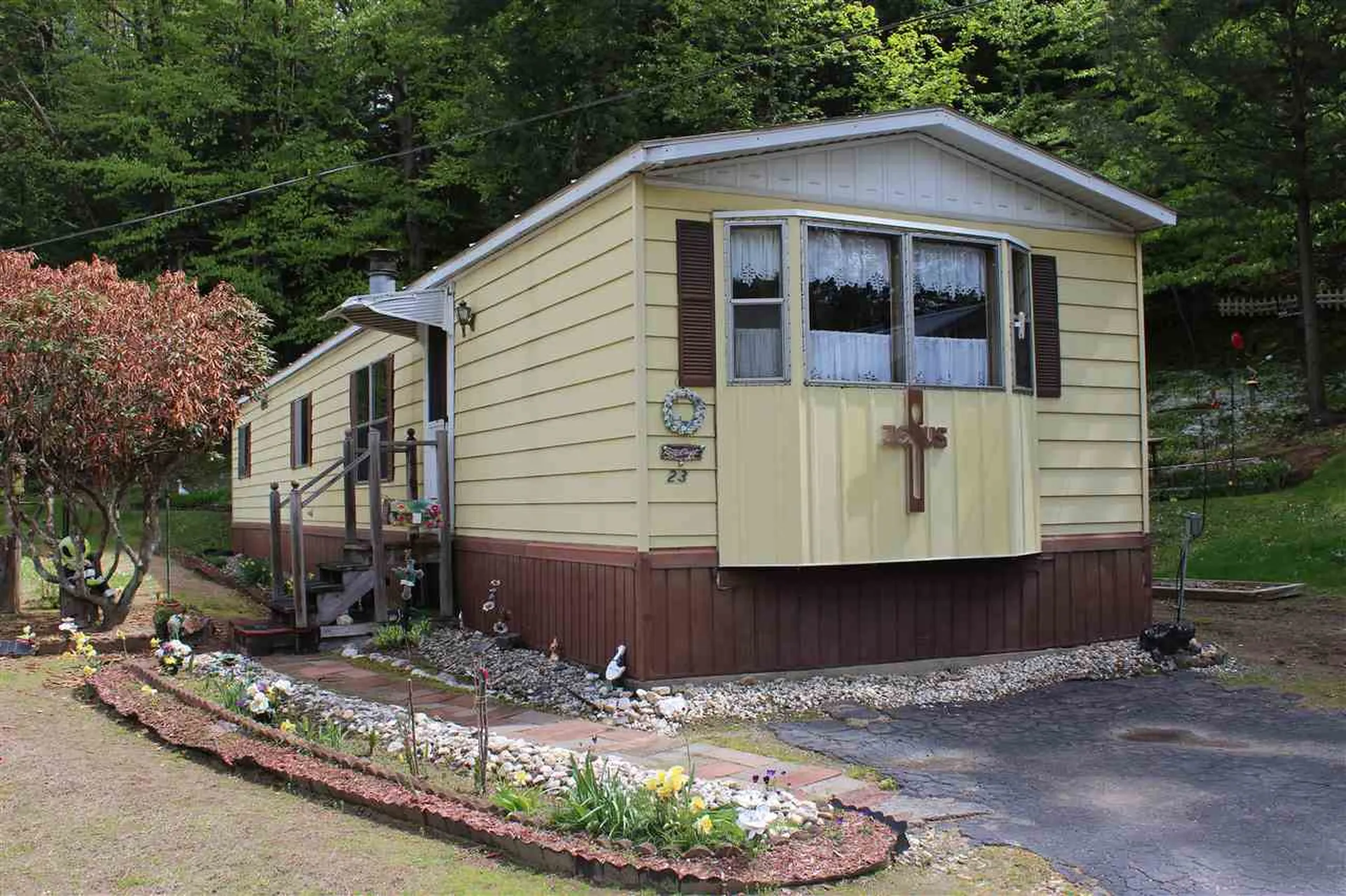 23 Crescent Drive Brattleboro VT 05301